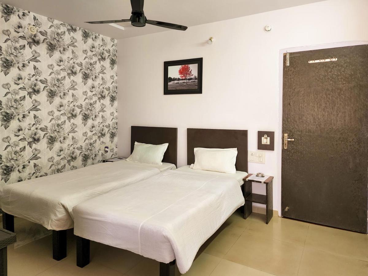Shivani Inn Hotel & Banquet Seoni  Экстерьер фото